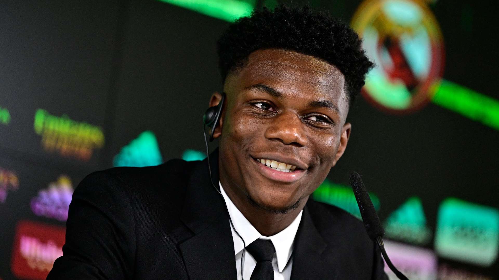 展奠定了基 展奠定了基